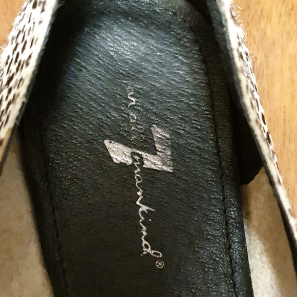 Authentic! 7 For All Mankind Addison Flats, in original box, sz 5.5 - Picture 3 of 6